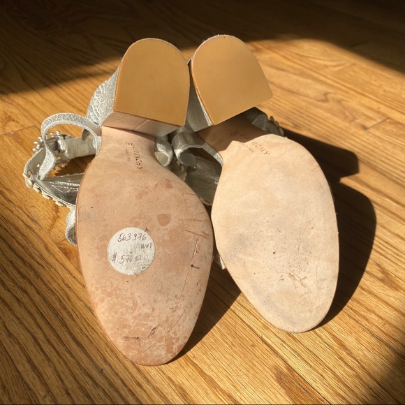 ⚡️Givenchy metallic leather lace heart block heels - Picture 16 of 16